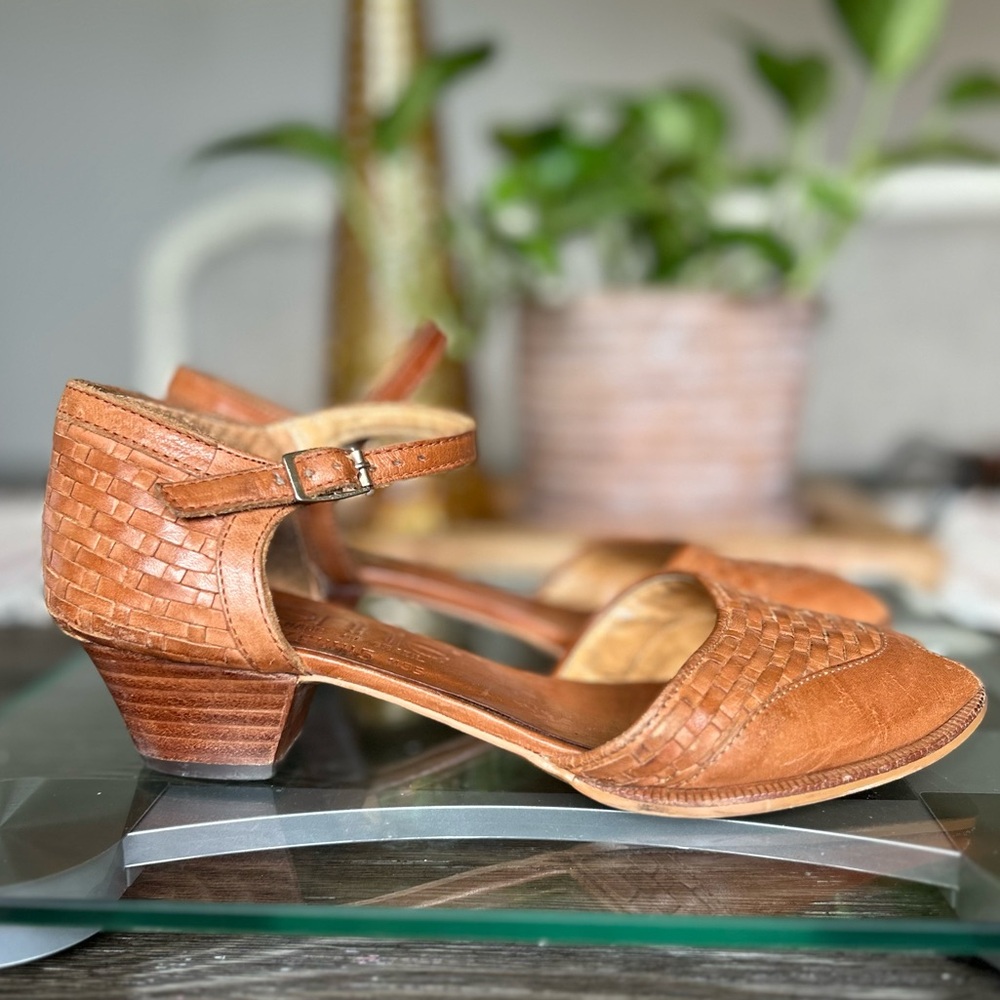 Connie VTG 80's Brown Woven Leather Peep Toe Made In Brazil Flapper Style Heels!